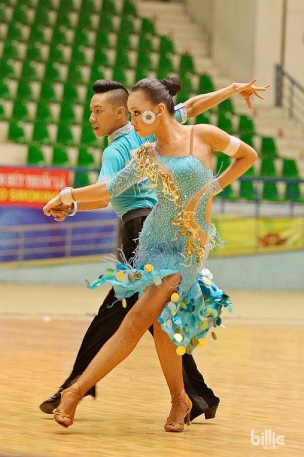 既製髪飾りクリスタル202903301