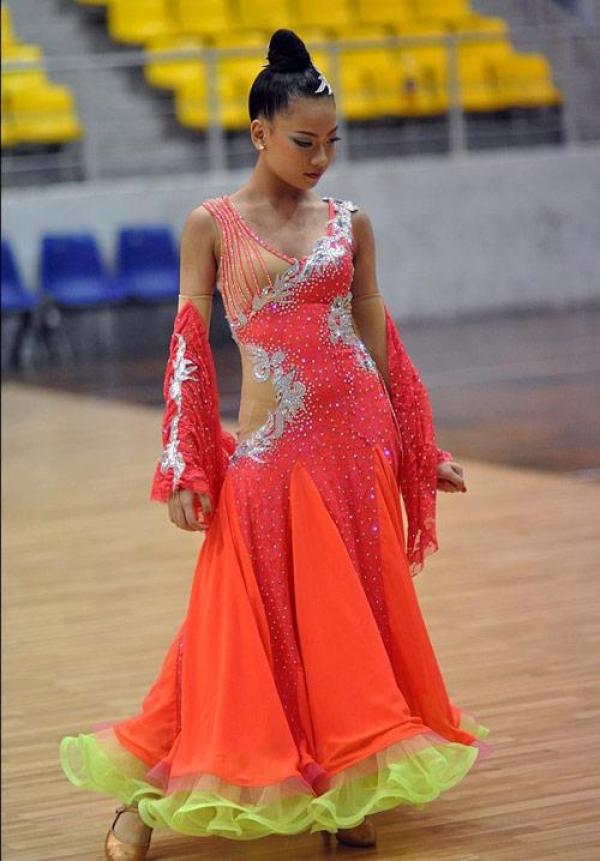 92102020モダンドレス