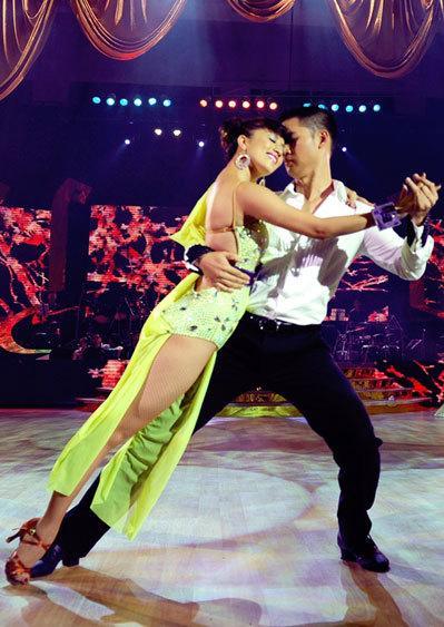 モダンドレス92102013